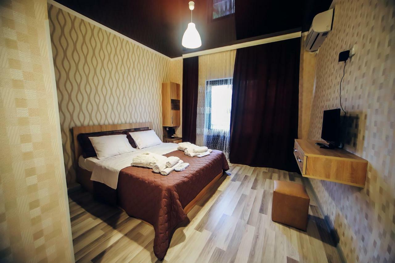 Guest House Royal Comfort With Terrace クタイシ エクステリア 写真